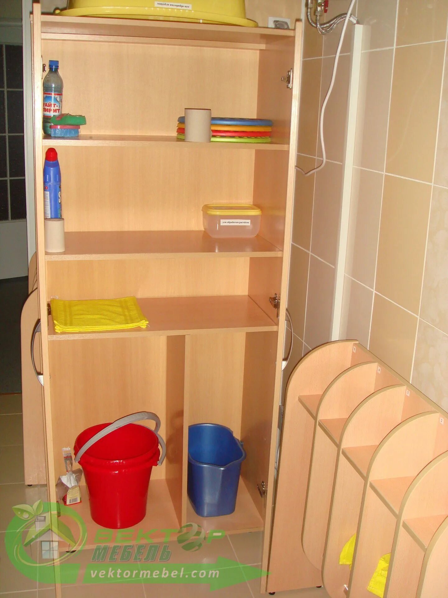 шкаф для инвентаря для детского сада. шкаф для уборочного инвентаря шом-05-03 1860 х 500 х 400. шкаф железный для инвентаря 900х450х1900 н-ми 002. 15. шкаф хозяйственный лдсп 826х370х1807.