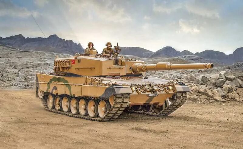 Леопард 2 количество. Италери леопард 2 а 4. 6559 Italeri танк Leopard 2a4 (1:35). Italeri 6559 Leopard 2a4. Танки Leopard 2a4.
