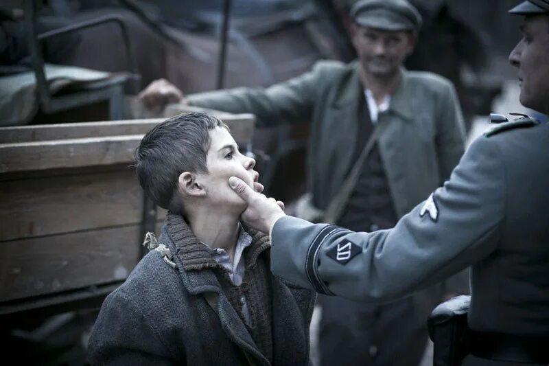 Беги, мальчик, беги (2013). Военные про евреев