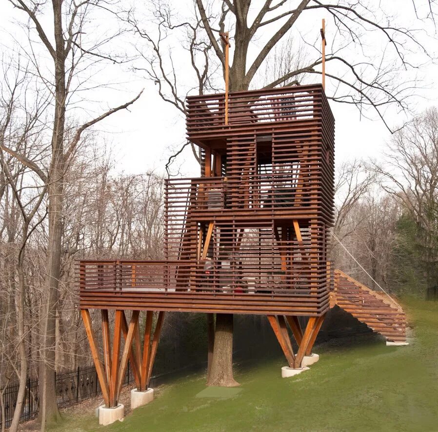 Treehouse camping переславль залесский. Домик на дереве рисунок. Проект домика на дереве. План шалаша на дереве. Большой дом на дереве.