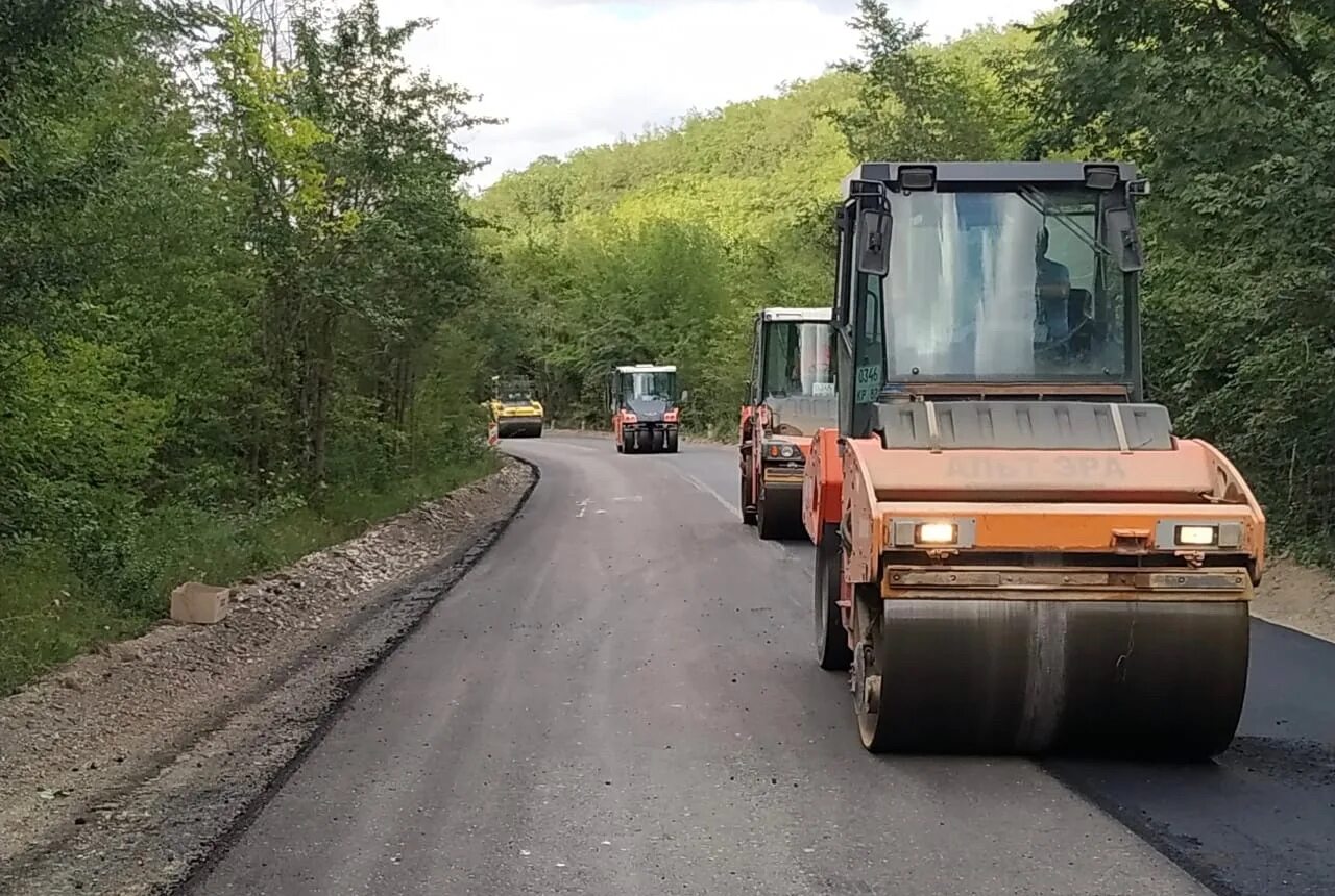 Автодорога амур. Трасса белогорск приветное. Дорога белогорск приветное перевал. Дорога благовещенск свободный. Дорога белогорск приветное.