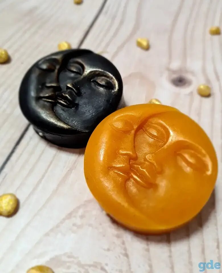 Свеча в далеке. Свеча и солнце. Свеча на ветру. Свечка солнце. Свеча на фоне неба.