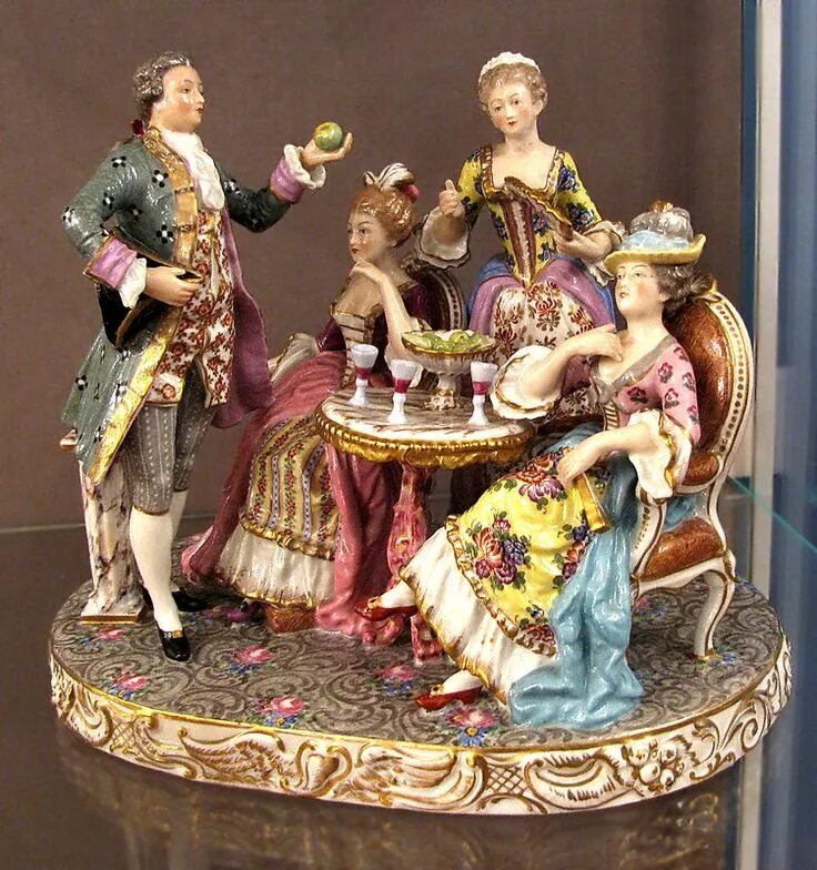 Фарфоровые статуэтки Каподимонте конец 19 века. Dresden Porcelain Barocco. Статуэтка фарфоровая. Статуэтки в стиле Барокко. Форум фарфора