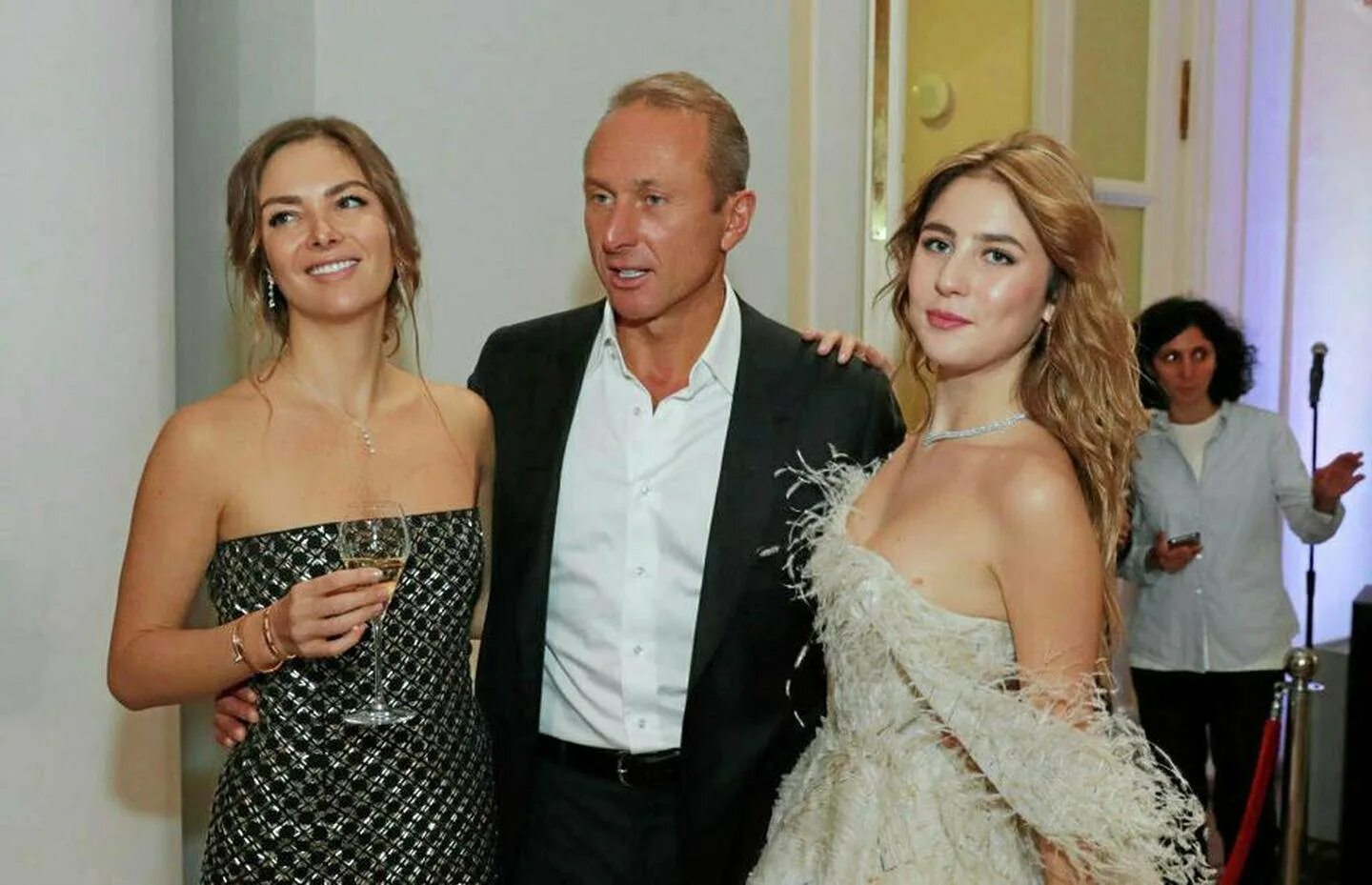 Игорь альбертович кесаев. Сослан кесаев. Игорь альбертович кесаев. Олигарх игорь кесаев. Кесаев согу.