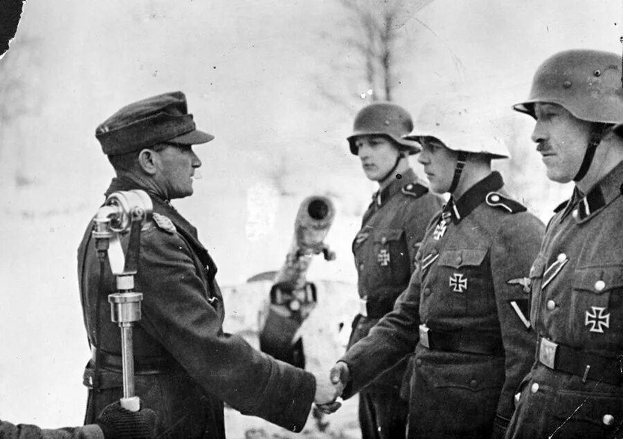 Герхард Шольц генерал СС. Фриц Шольц генерал СС. Шольц дед генерал СС. Дед канцлера Германии Олафа Шольца был генерал-лейтенантом войск СС.