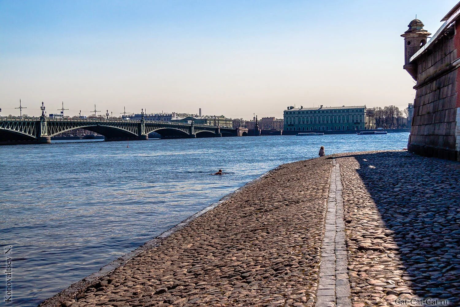 Набережная Невы в Санкт-Петербурге. Набережная Петропавловской крепости.