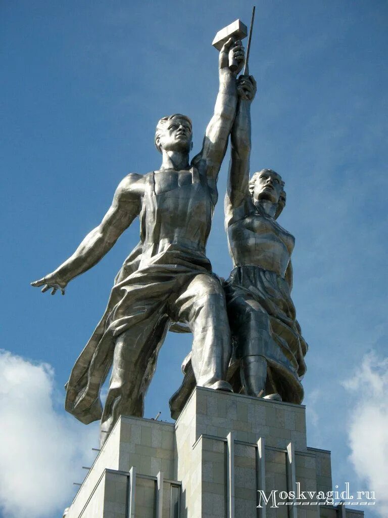 Монумент рабочий и колхозница находится. Памятник на вднх рабочий и колхозница. памятник мухиной рабочий и колхозница. вднх памятник колхознице. скульптура тракторист и колхозница 1939.