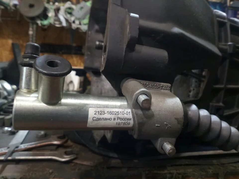 Рабочий цилиндр сцепления ваз 2106. Рабочий цилиндр сцепления ваз 2107. Рабочий цилиндр сцепления нива 21213. Главный цилиндр сцепления ваз 2106. Рабочий цилиндр сцепления ваз 2106.