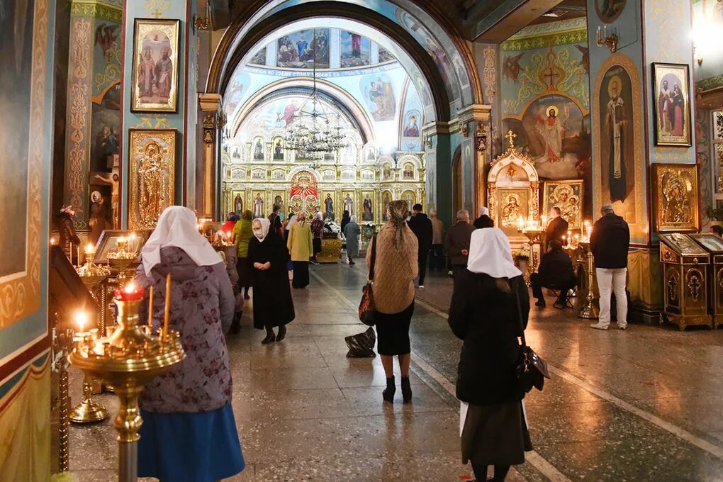 Что делать в воскресенье православному. Прощеное воскресенье 2022 православных. Прощенное воскресенье Православие и храм. Прощеное воскресенье в 2022 году. Прощеное воскресенье литургия.