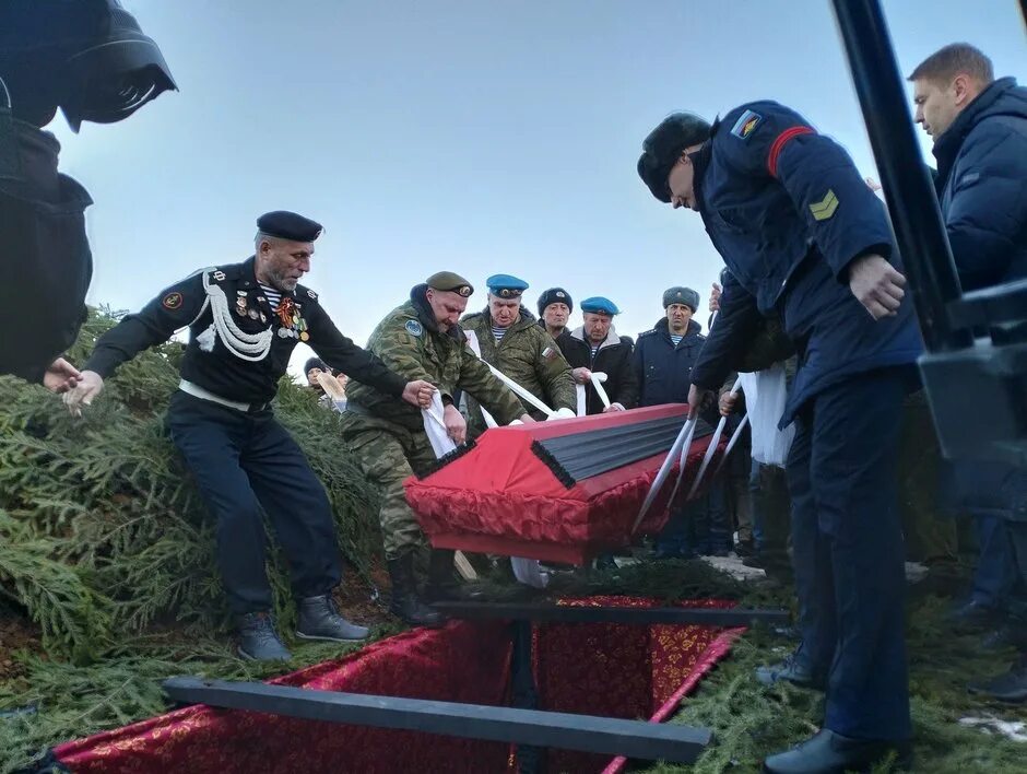 Арсланбеков Ильнур. Нижнекамск прощание с погибшими. Похороны нава