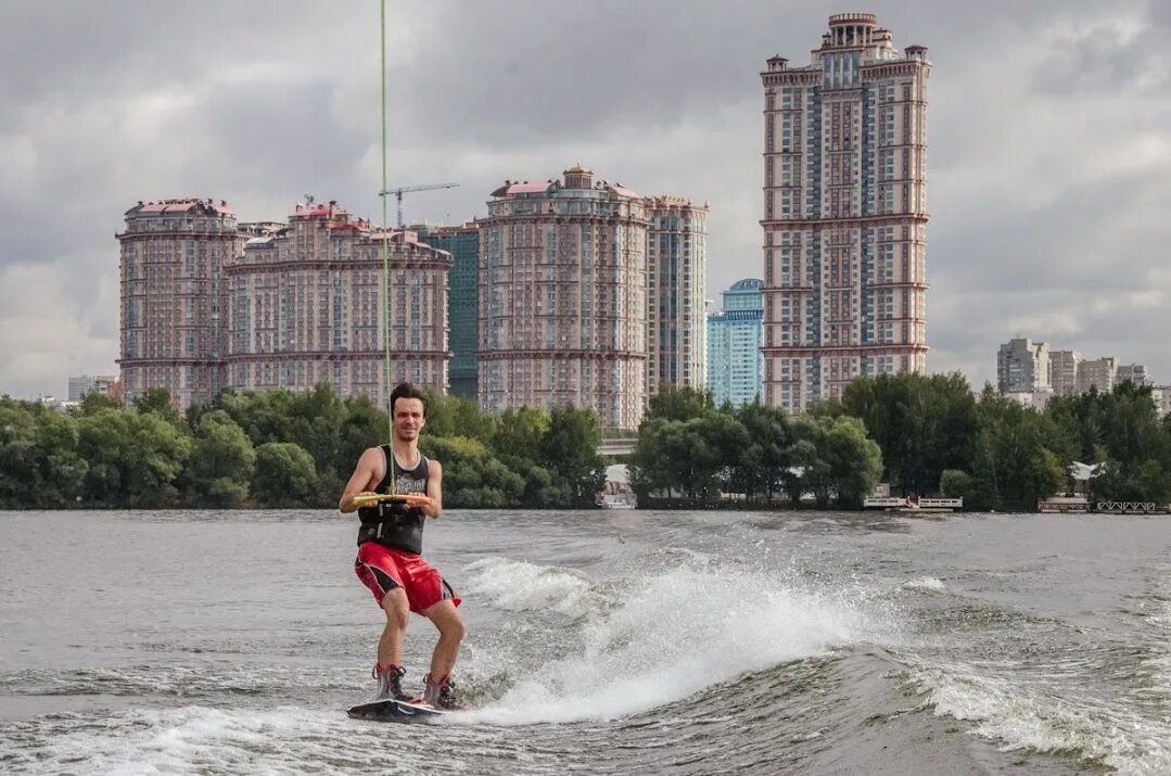 Вакансии москва строгино. Вейкборд Строгино.