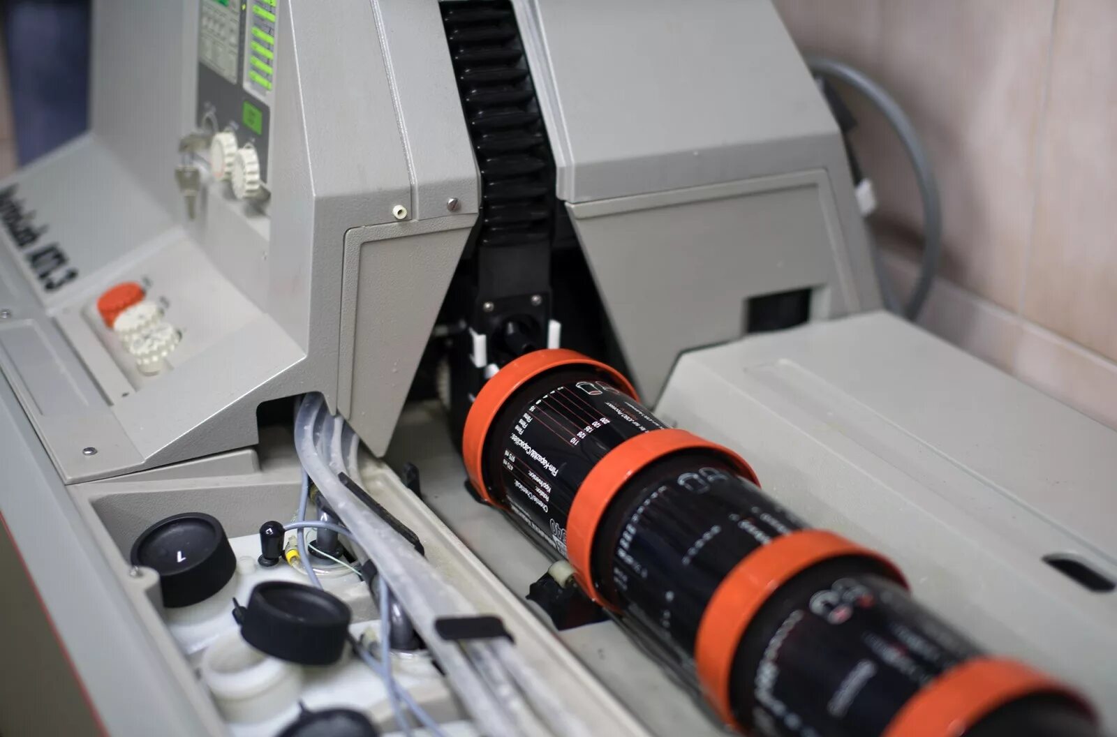 Проявление пленки. Проявка пленка 35 мм. Проявка и печать фотографий с пленки. Проявление пленки. Проявка пленки.