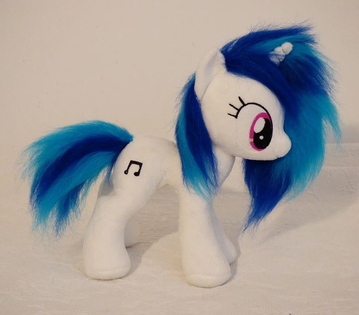 Женский пон. DJ Pon 3 пони игрушка. Пон-3.04.016 12мм. Vinyl Scratch Plush. Винил скретч игрушка.