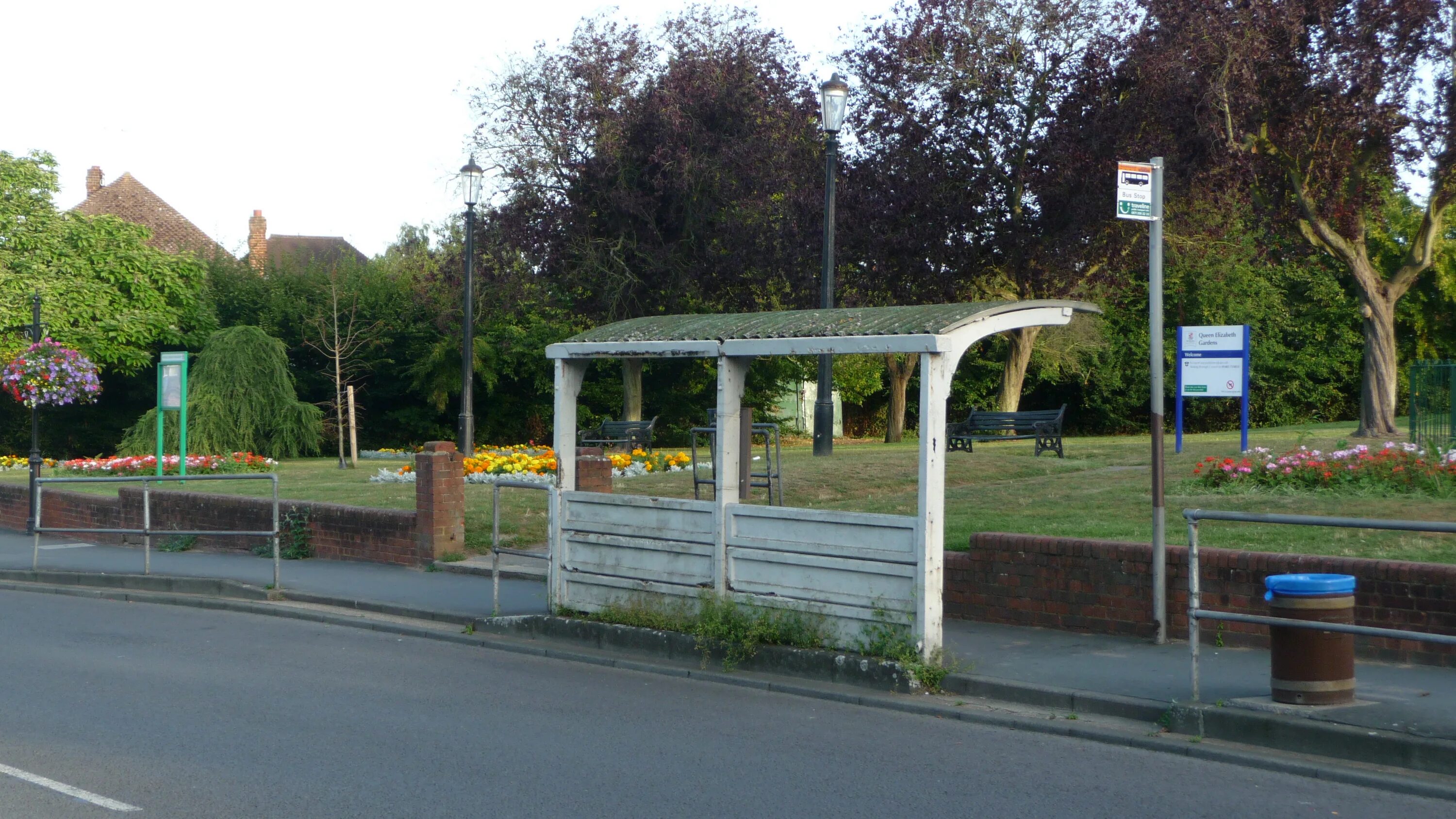 Bus stops 2. Остановка у моря. Остановки во франции. Урбан остановка в россии. Roadworks.