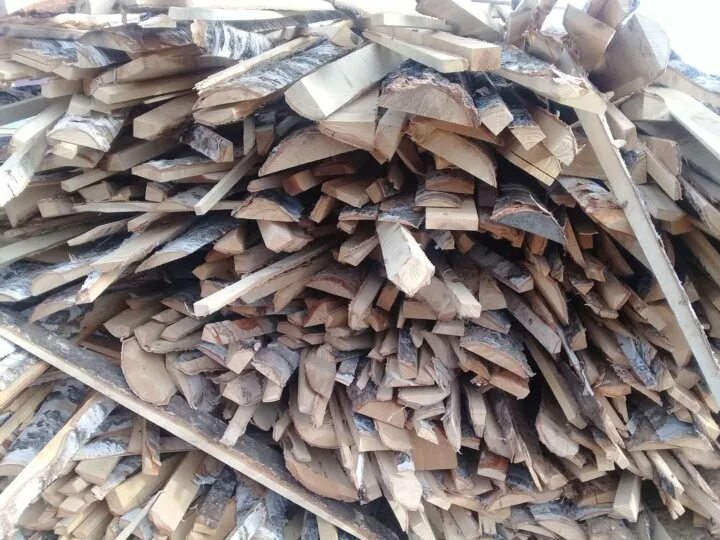 Горбыль канск. Горбыль камаз 55102. Дрова горбыль. Горбыль фон. Горбыль на дрова газ 53.