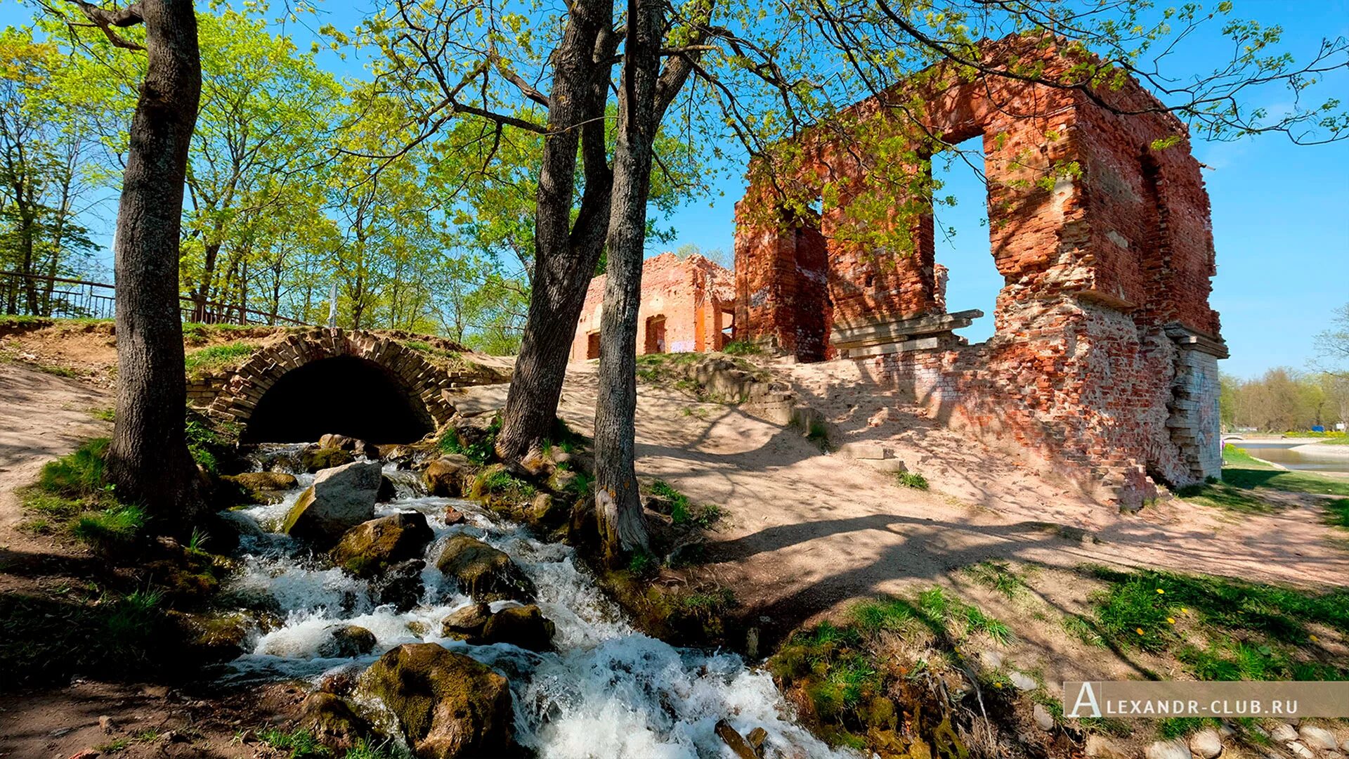 Луговой парк. Луговой парк в Петергофе. Петергоф Луговой парк Озерковый павильон. Петергоф парк руины. Луговой парк в Петергофе розовый павильон.