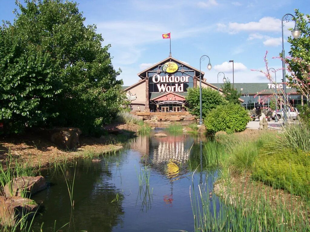 Fort world. Basspro магазин. Bass Pro shops. Outdoor World магазин. Bass Pro shop OKC.