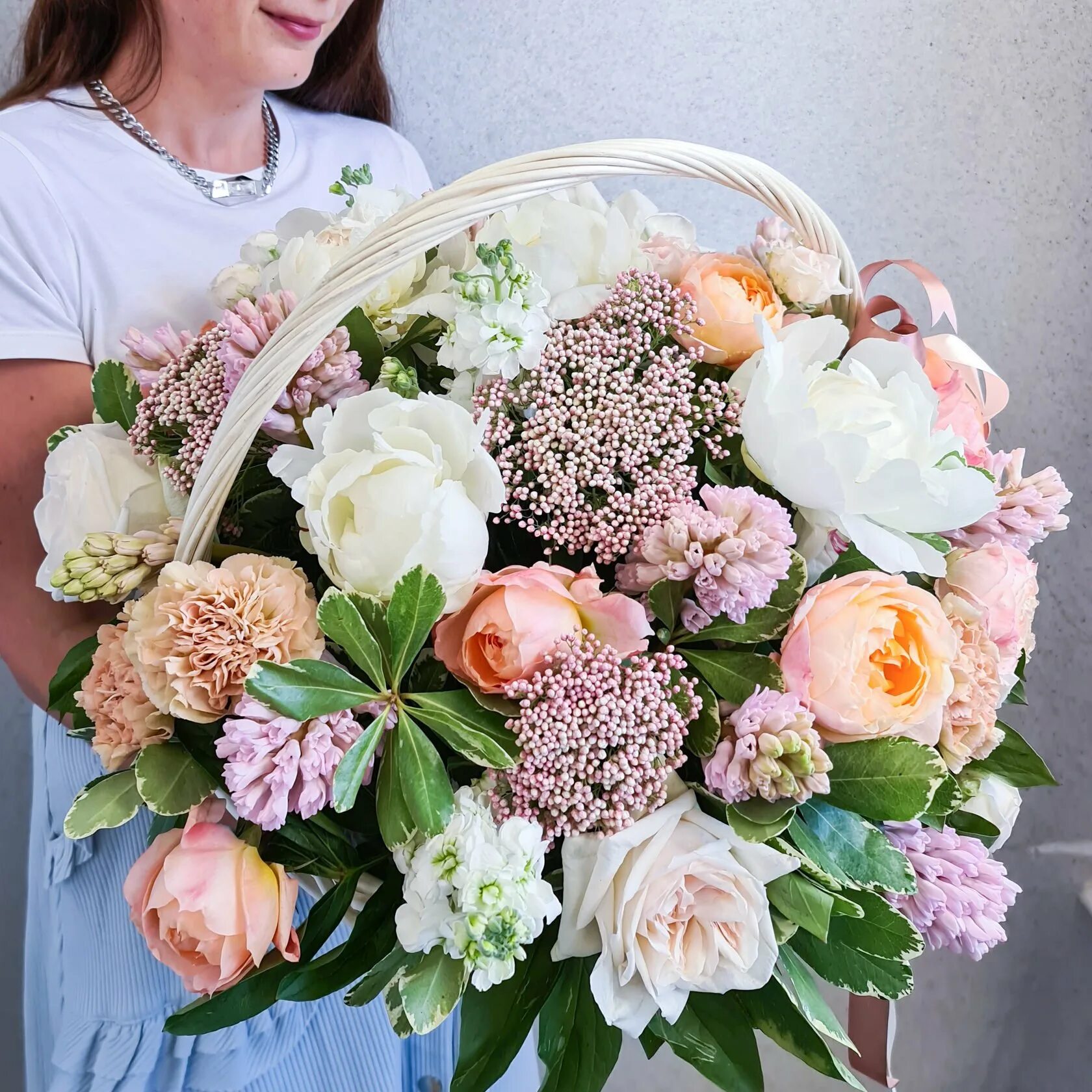 букет "белые лилии". пионовидные лилии. гламелия цветы. пионовидные лилии.