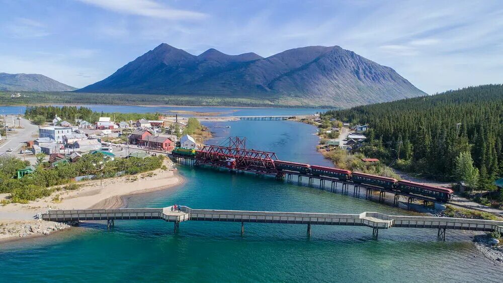 Река юкон канада. Горы юкона. Три юкона. Уайтхорс юкон. Уайтхорс юкон.