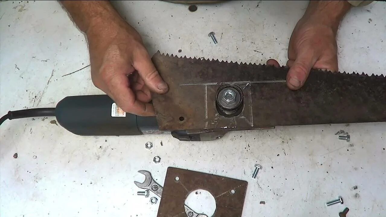 Самодельная электропила из болгарки. Цепная пила из болгарки своими руками. Yo
