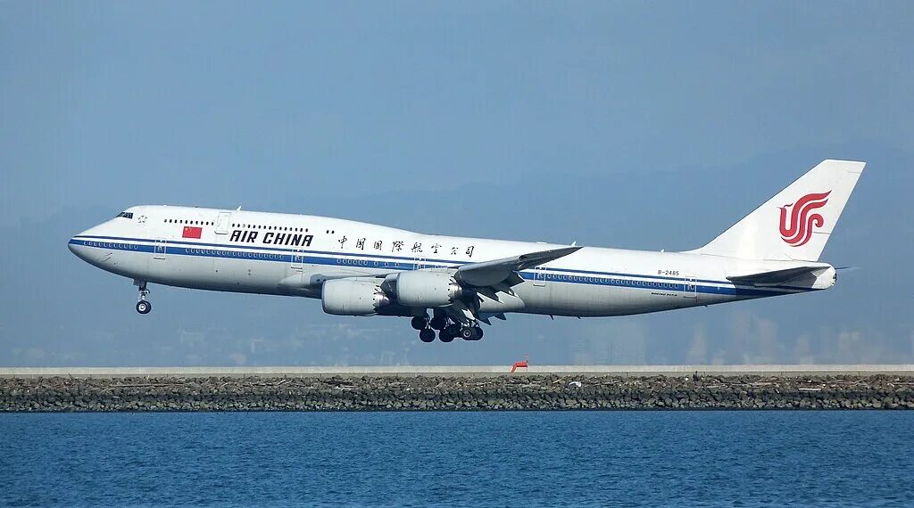 Китайский пассажирский самолет arj21. Comac arj21. С919 самолет. China southern airlines самолеты. Comac c919.