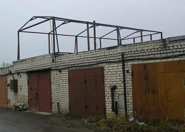 Гараж 2 этажа. Как построить 2 гараж. Как построить 2 гараж. Гараж с надстройкой. Постройка второго этажа на гараже.