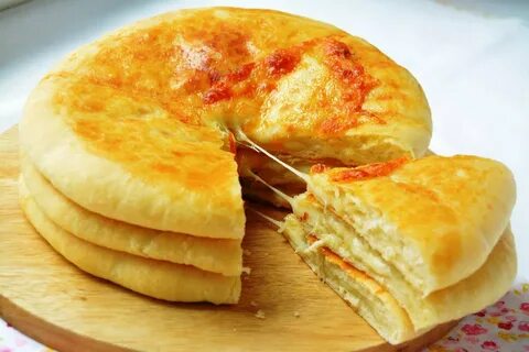 Дрожжевые лепешки с сыром