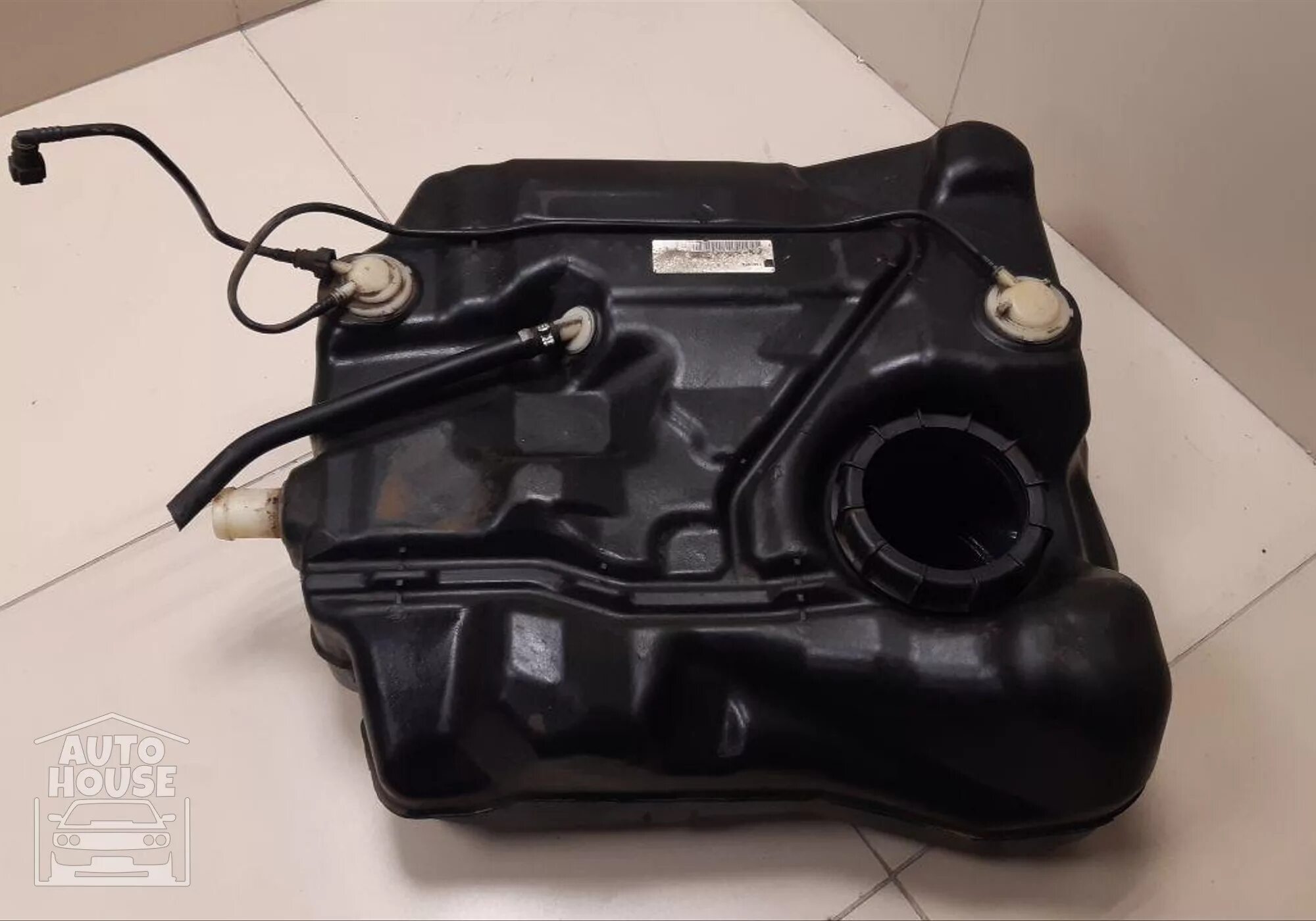 Форд мондео 3 дизель топливный бак. 1 3 бака. Топливный бак джак. Топливный бак hover h2. Топливный бак форд мондео 4 2.