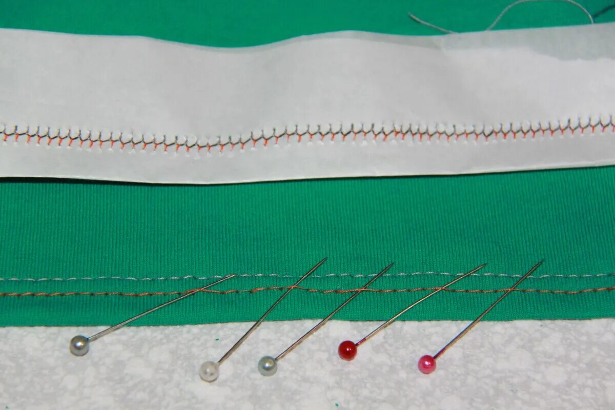 Двойная игла x57521-021. Шитье двойной иглой. Двойная лапка для швейной машины. Швейная машинка с двойной иглой. Шитье двойной иглой на джаноме.