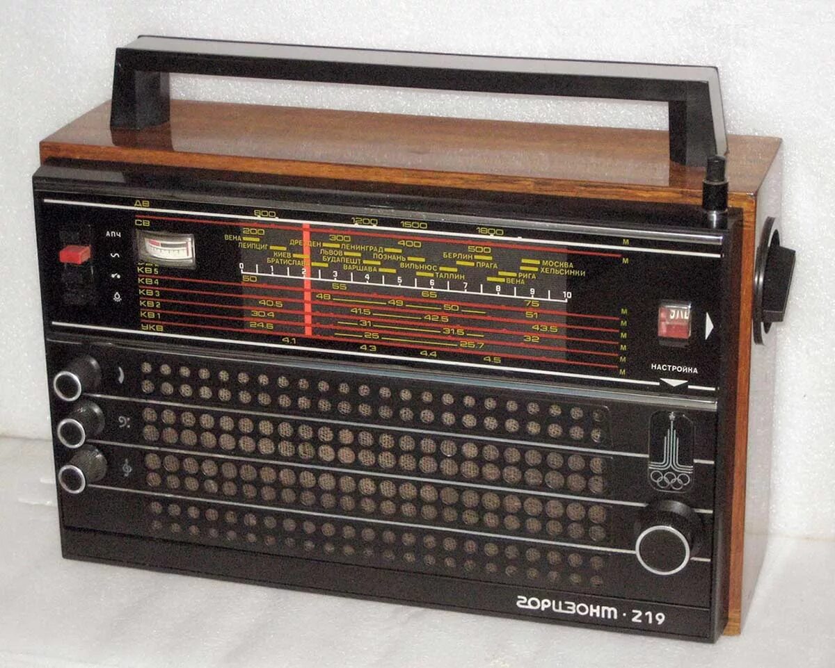 радиоприемник горизонт 215. укв oirt. дв св кв укв. войсковой радиоприемник врп 60. дв св кв укв.
