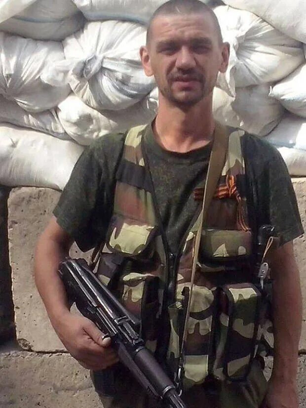 Позывной гвардеец. Воин новороссии. Боец украины позывной торнадо. Снайпер гюрза днр. Позывной шустрый спарта.
