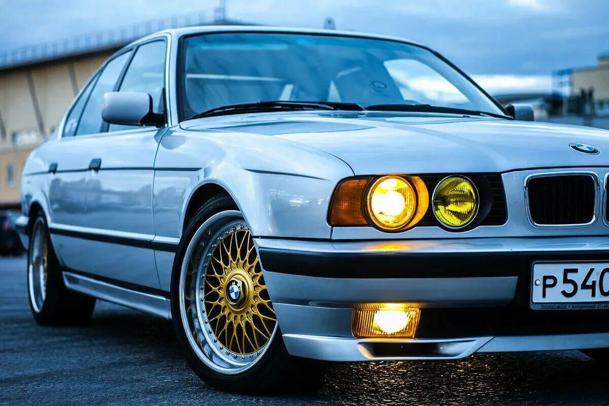 Бмв е34 тюнинг. Бмв е34. бмв e34 540. bmw 5 e34. bmw 5 34.