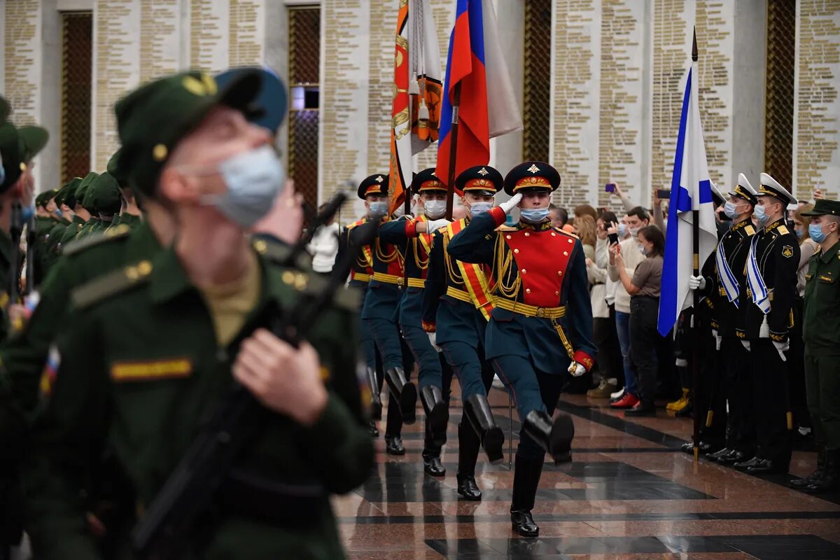 Москвитин присяга преображенского полка елизавете. Присяга военнослужащего. Телеканал звезда присяга. Телеканал звезда присяга. 30 июля день вдв.