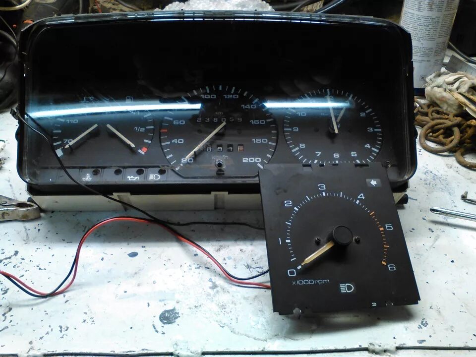 Плата панели приборов гольф 2 дизель. Фольксваген не работает тахометр. Шкалы гольф 3. Nissan mistral не работает тахометр лампочки. Фольксваген не работает тахометр.