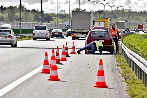 Водитель правила при вынужденной остановке на автомагистрали