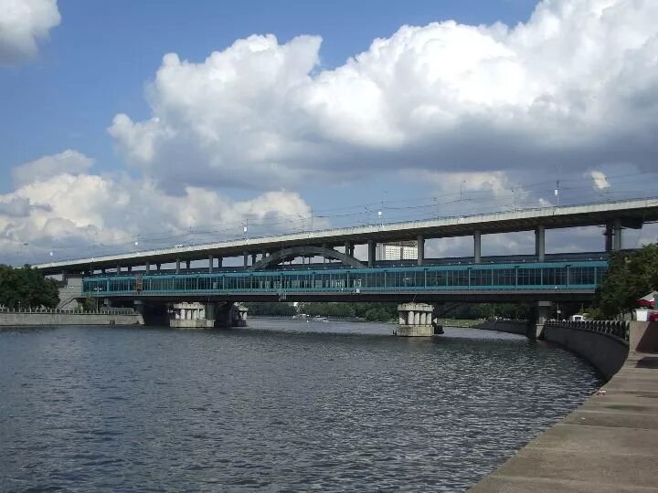 Метромост киевская смоленская. Метромост казань. Лужнецкий метромост реконструкция. Смоленская набережная метромост. Метромост воробьевы горы.