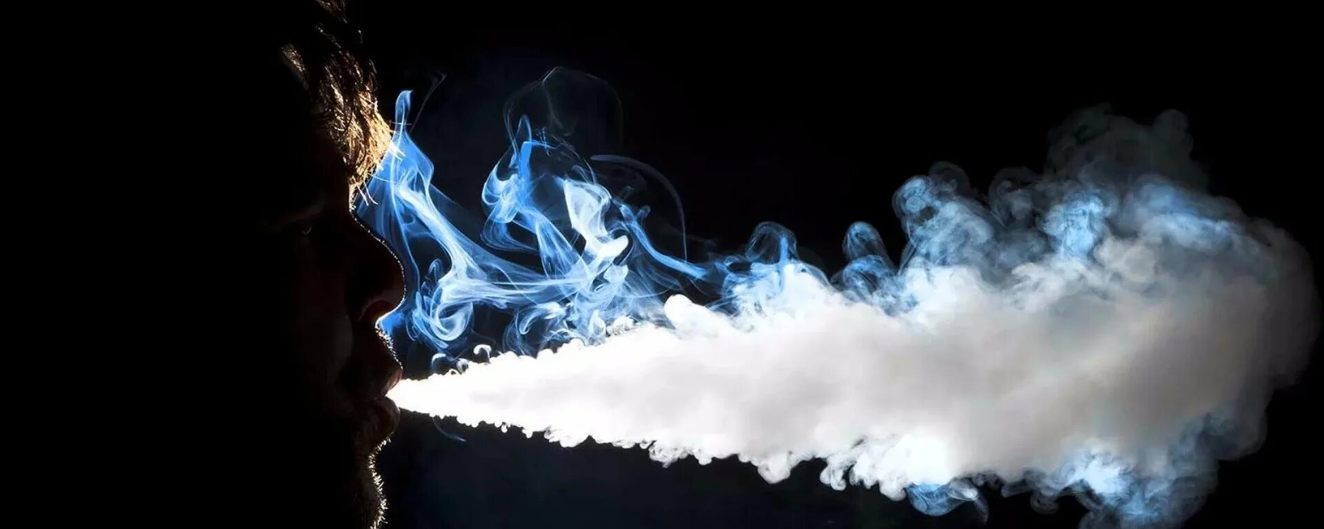 Дым со словами. Синий дым. Дым электронных сигарет. Дым обложка. Электронка на фоне дыма.