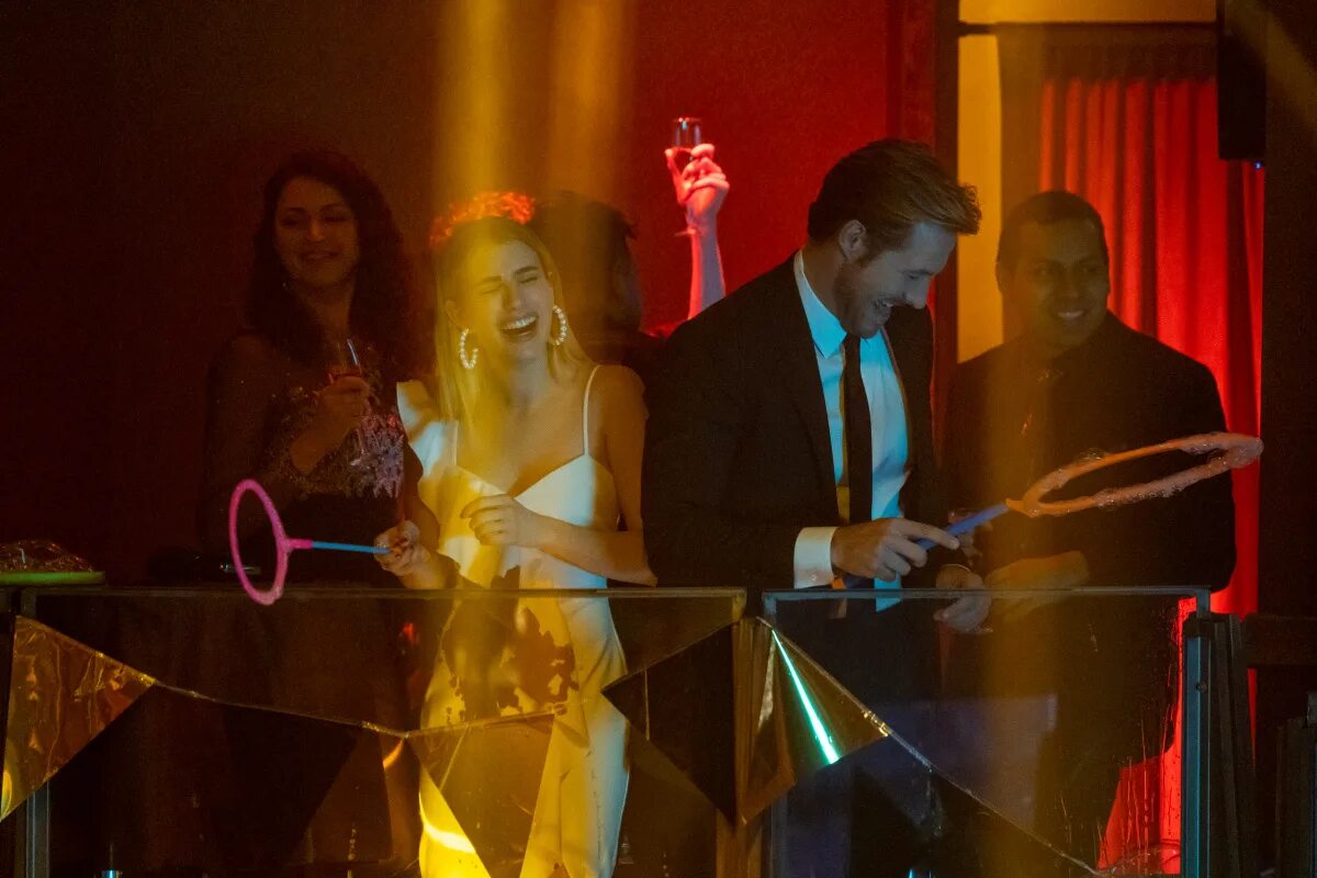 день святого валентина пара. пара празднует праздник. пара празднует праздник. романтическая фотосессия. пара празднует праздник.