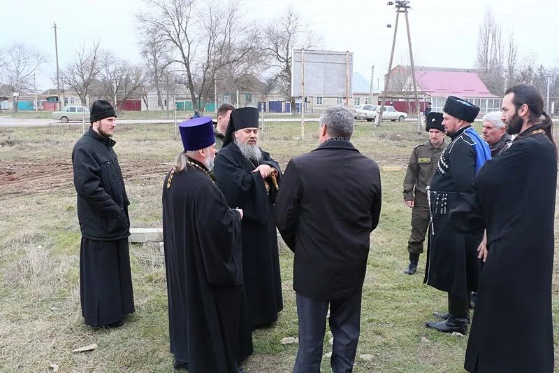 Прогноз погоды солдато александровское. Село Солдато Александровское батюшка. Солдато Александровский сельский совет глава. Терское казачье войско с.Солдато Александровское. Храм Солдато Александровское.