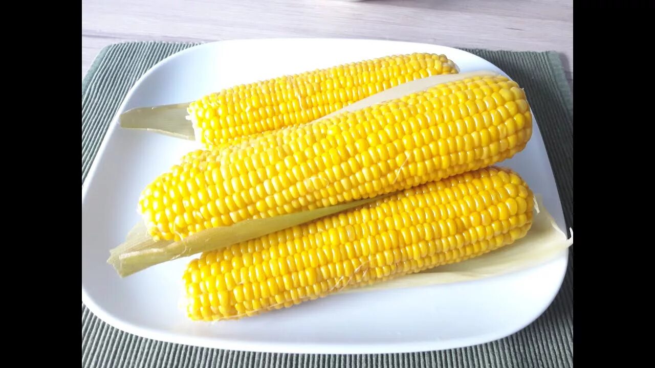 Сколько нужно варить молодую кукурузу