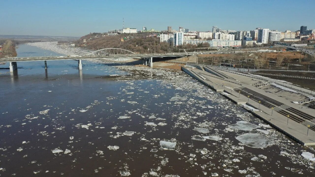 Ледоход в уфе 2024 на белой. Река Шугуровка Уфа. Река белая Уфа. Ледоход Уфа. Ледоход на реке белая 2022.