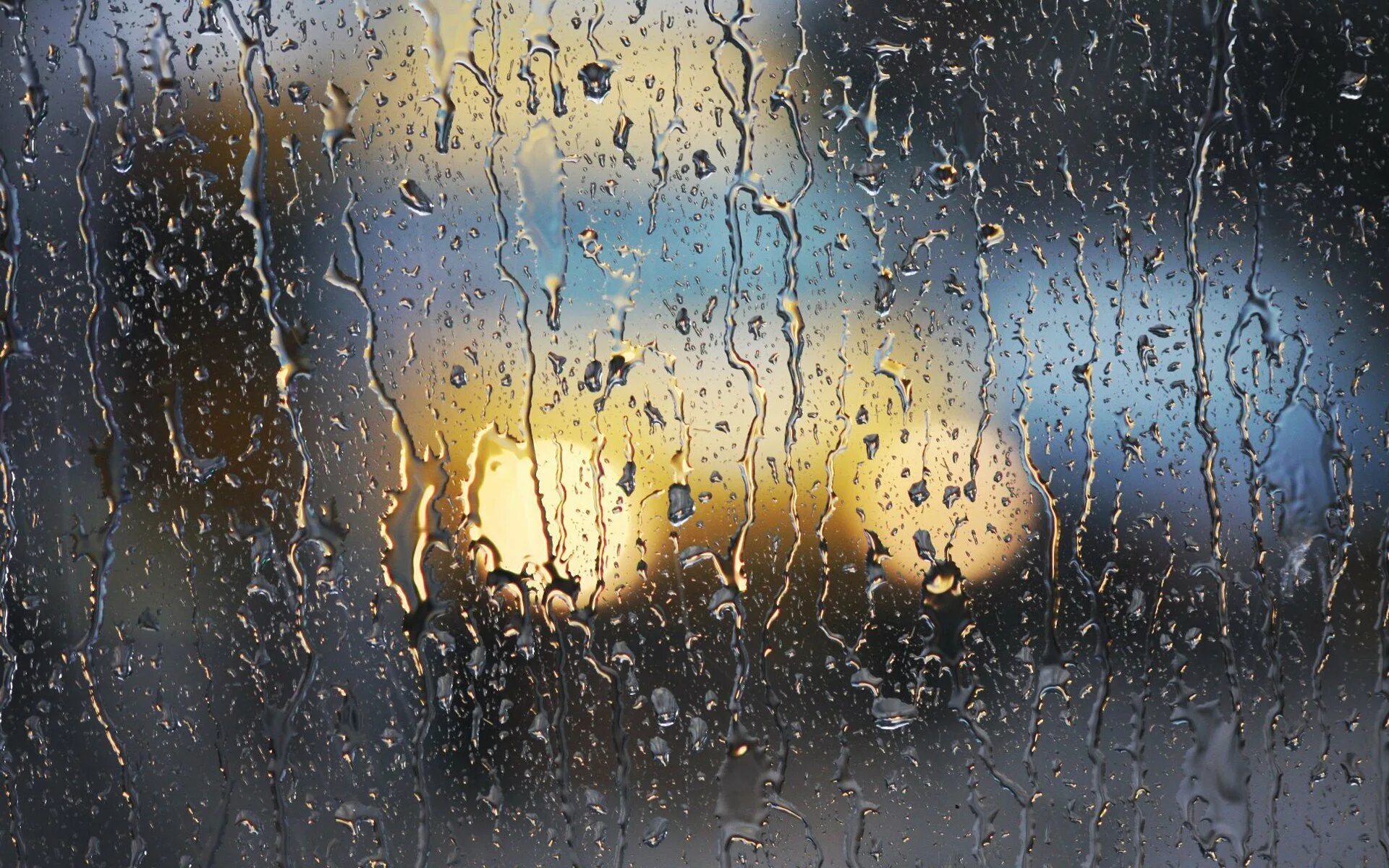 Капли на стекле. Капли дождя на стекле. Дождевые капли на стекле. Обои дождь.