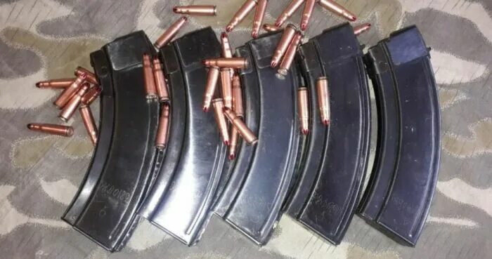 ак 7. 62 cyma. ак 7. магазин 7. акм 47 2 рожка патронов.