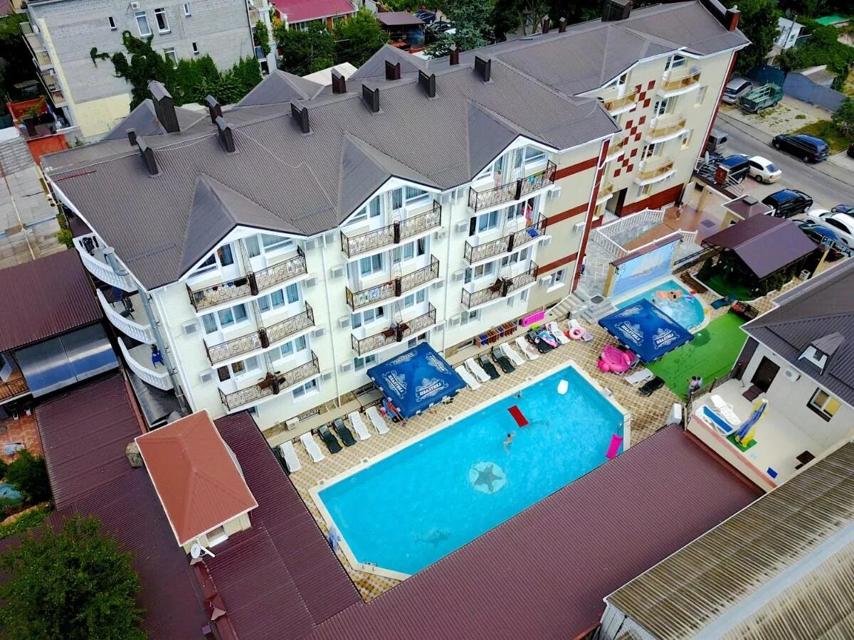 Самый лучший отель в анапе. Отель rs-royal анапа. royal hotel анапа. гостиница рояль анапа. анапа отели 2025.