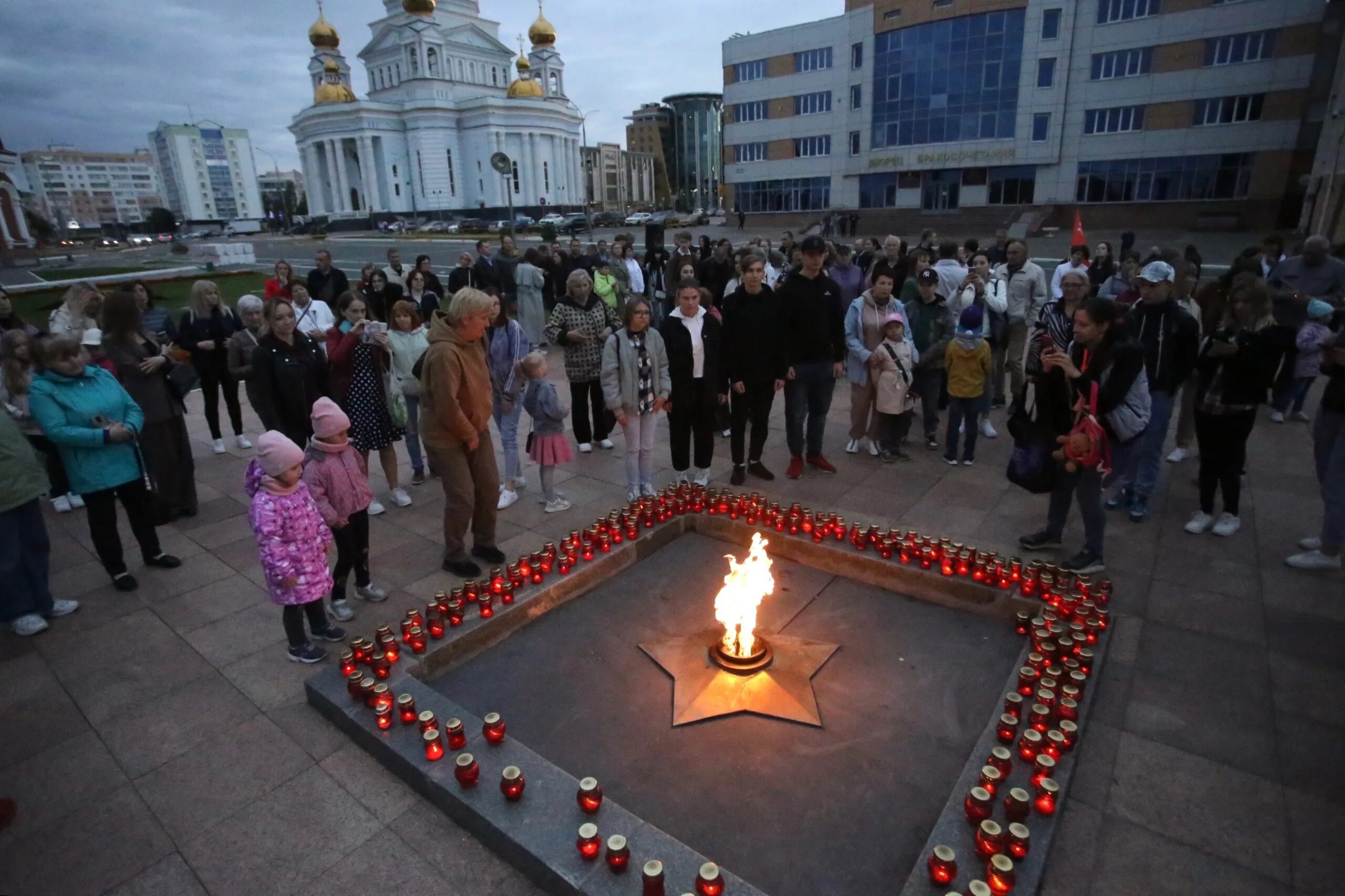 Свечи саранск купить. Свеча памяти. Свеча памяти 2023 Пенза. Акция свеча памяти. Вечный огонь свеча памяти.