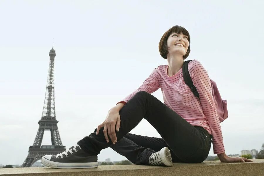 Французский полностью. Типичная франция. Французский язык. Баба с французским флагом. Французский полностью.