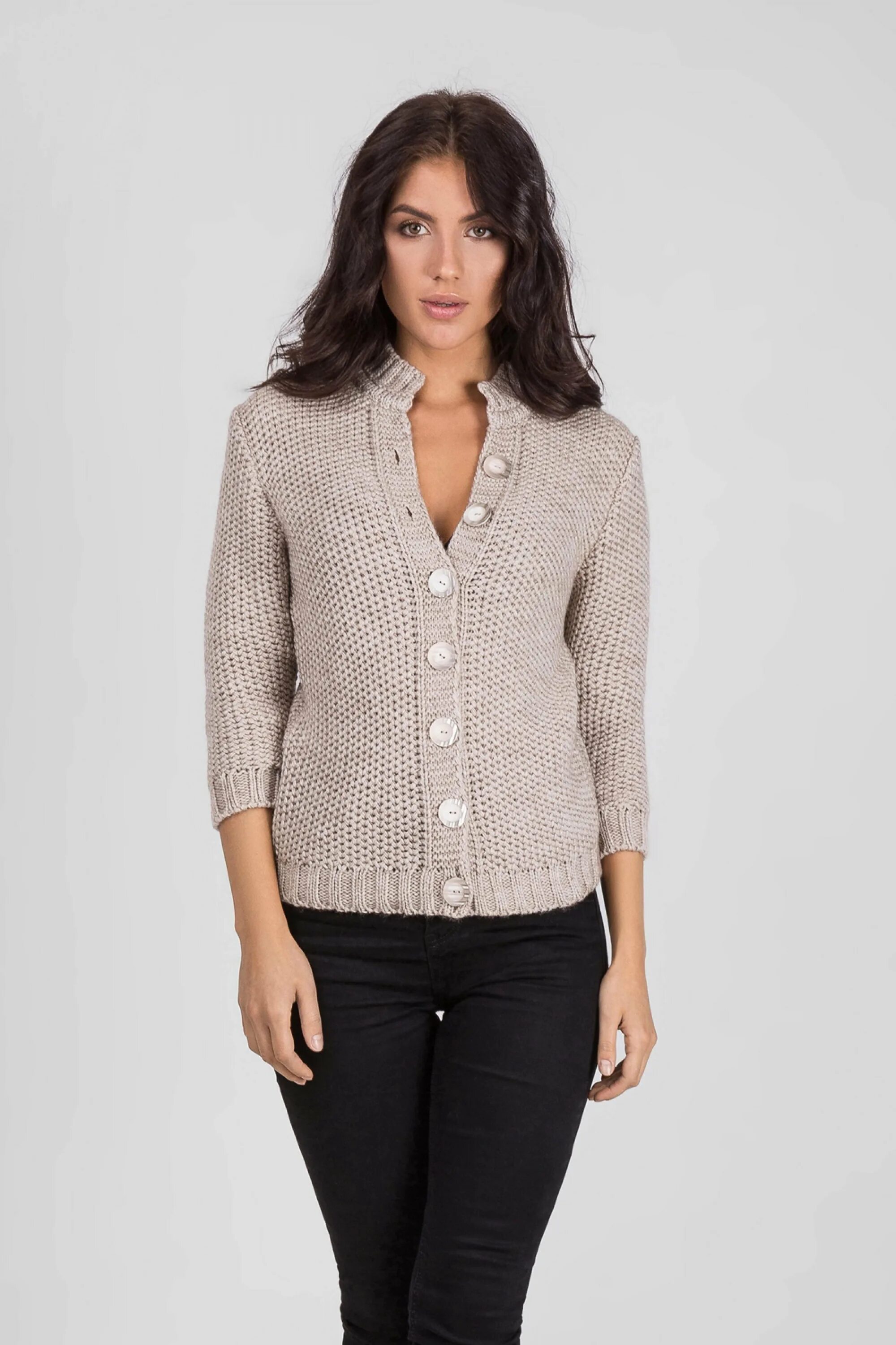 Трикотаж на пуговицах. Кардиган из тонкого трикотажа. Кофта на пуговицах женская. Трикотаж на пуговицах. Жакет женский вязаный.