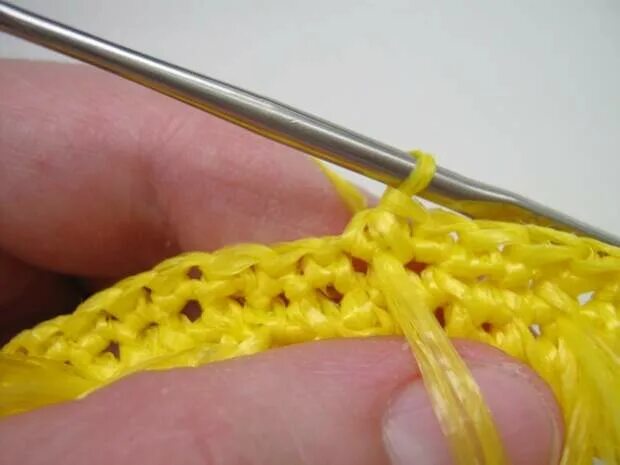 Вязание ручек для мочалок крючком. Вязание вехоток с вытянутыми петлями крючком. Вязание вехотки крючком с вытянутыми петлями. Вытянутые петли крючком для мочалки. Вытянутые петли крючком.