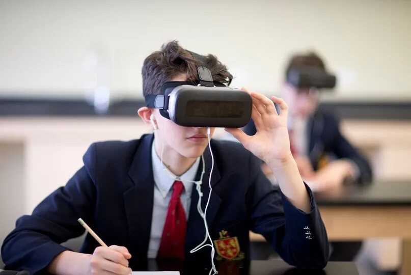 Технологии виртуальной реальности в образовании. Vr в школе в образовании. Уроки в виртуальной реальности. Уроки виртуальной реальности в школе. Технологии виртуальной реальности в школе.