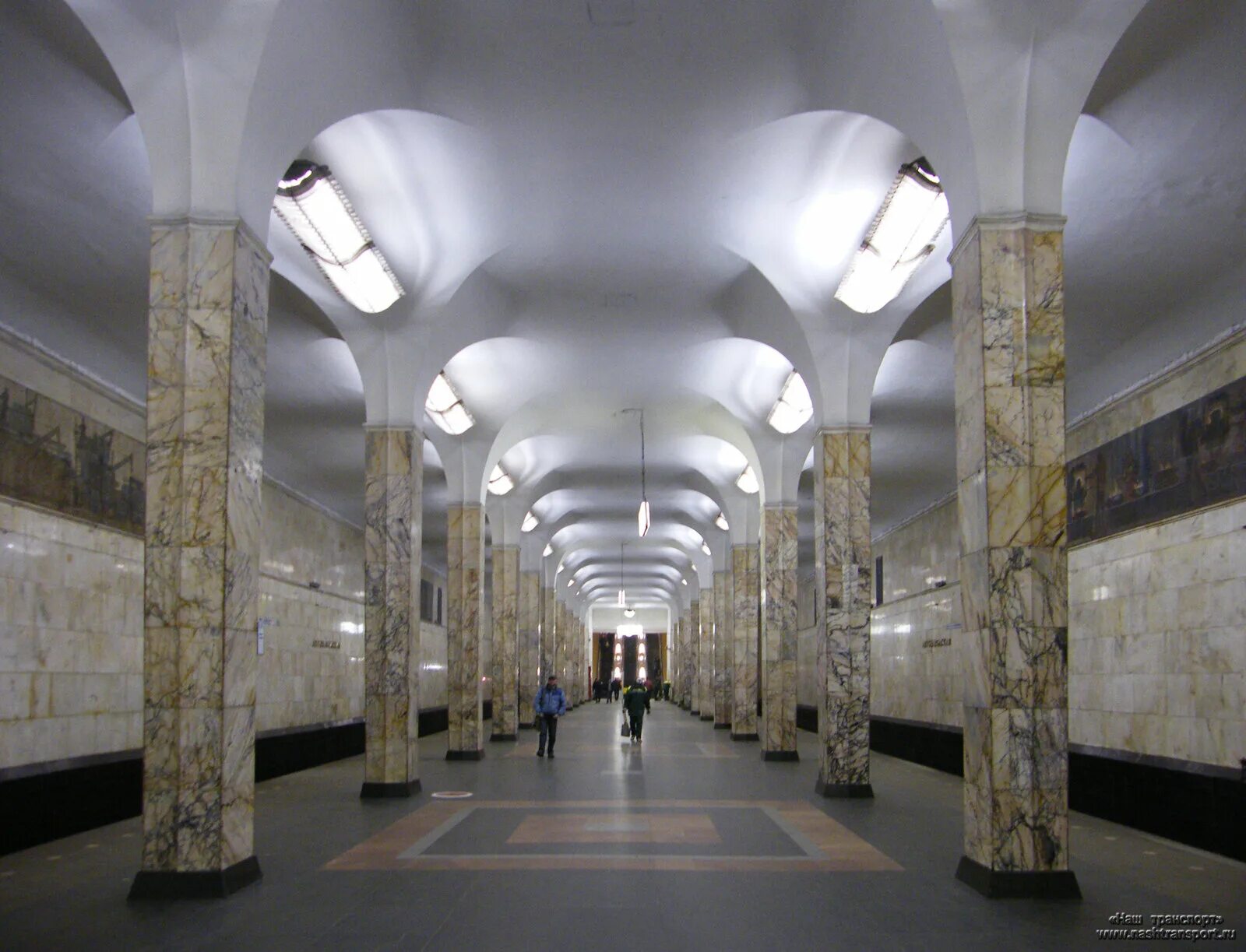 Метро завод имени сталина автозаводская. Станция автозаводская москва. Станция метро автозаводская. Южный вестибюль метро автозаводская. Метро завод имени сталина автозаводская.